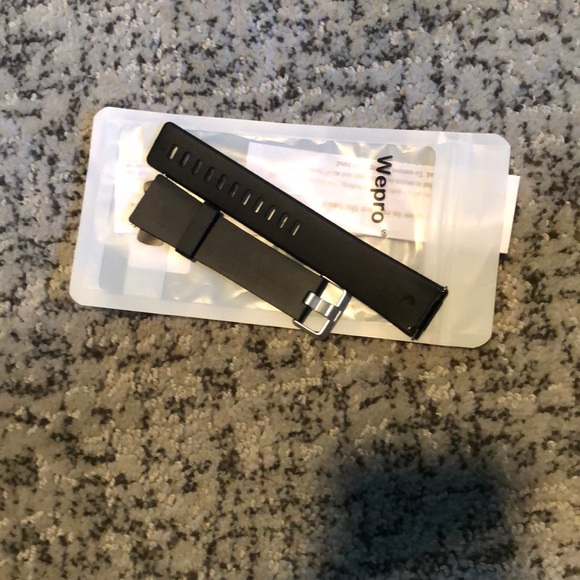 Accessories - 🎉HP🎉Black Fitbit Versa band